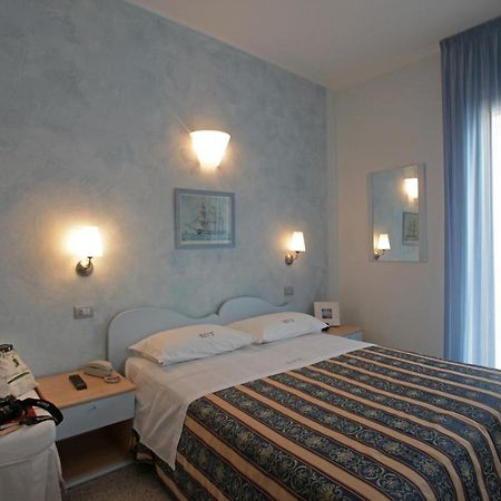 Hotel Villa Irma Rimini Esterno foto