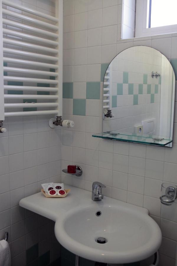 Hotel Villa Irma Rimini Esterno foto