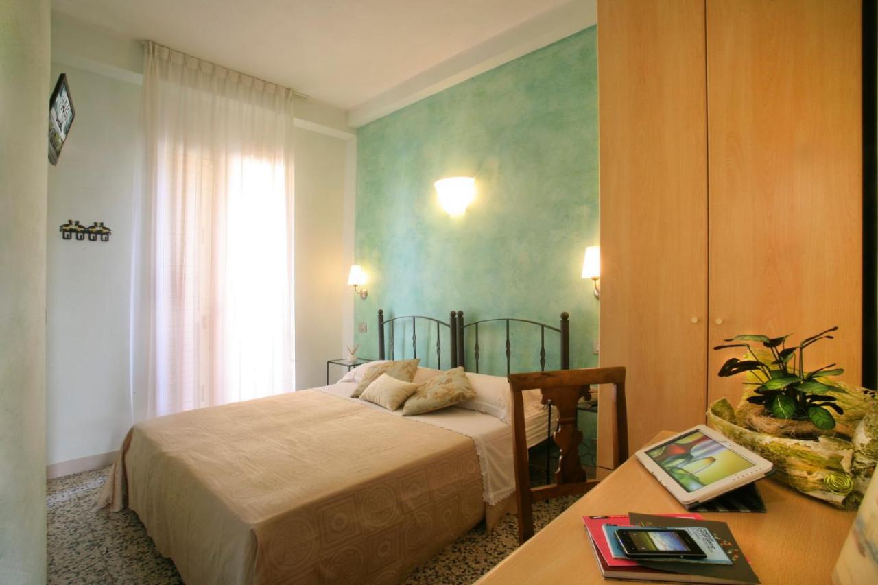 Hotel Villa Irma Rimini Esterno foto