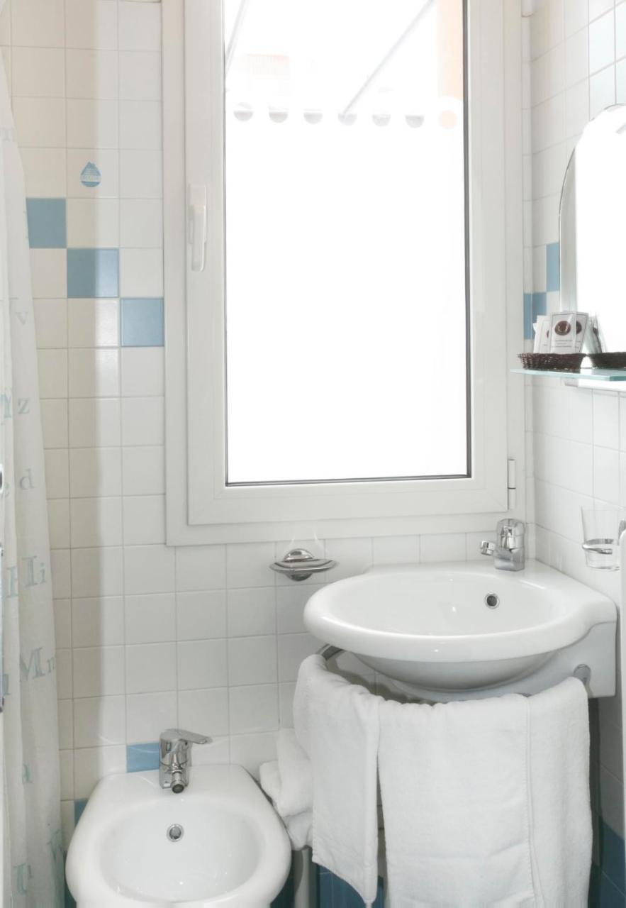 Hotel Villa Irma Rimini Esterno foto