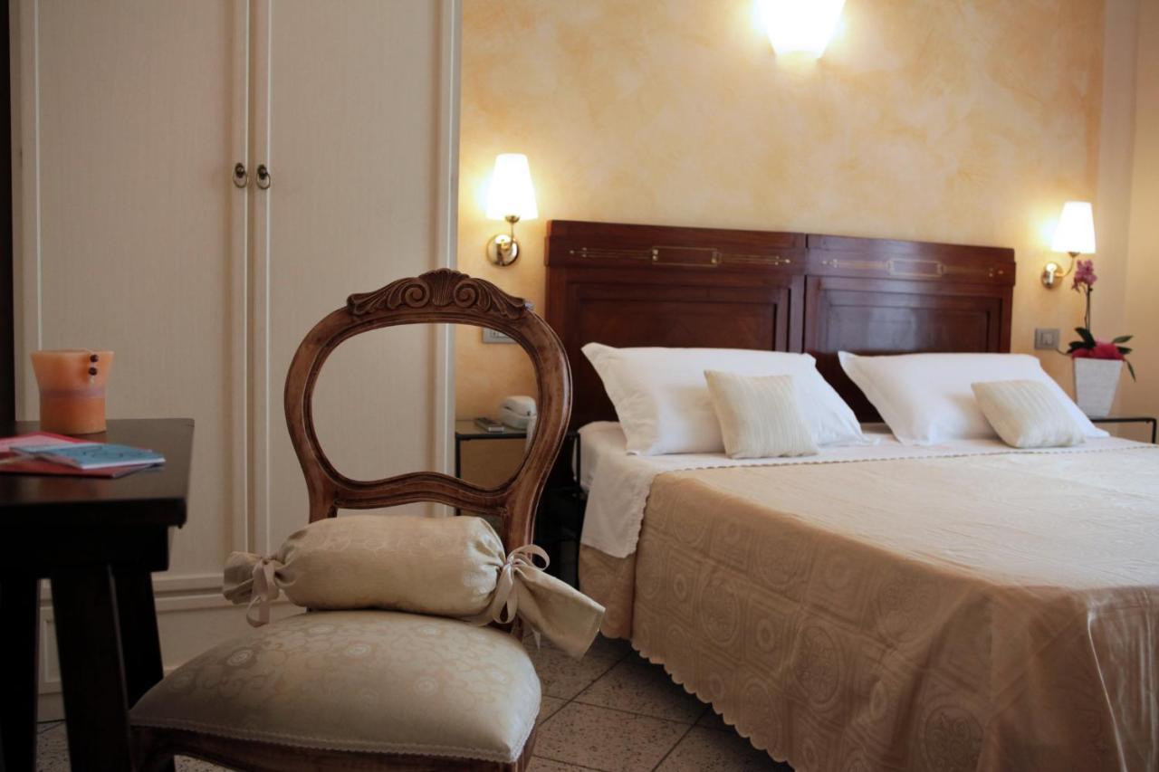 Hotel Villa Irma Rimini Esterno foto