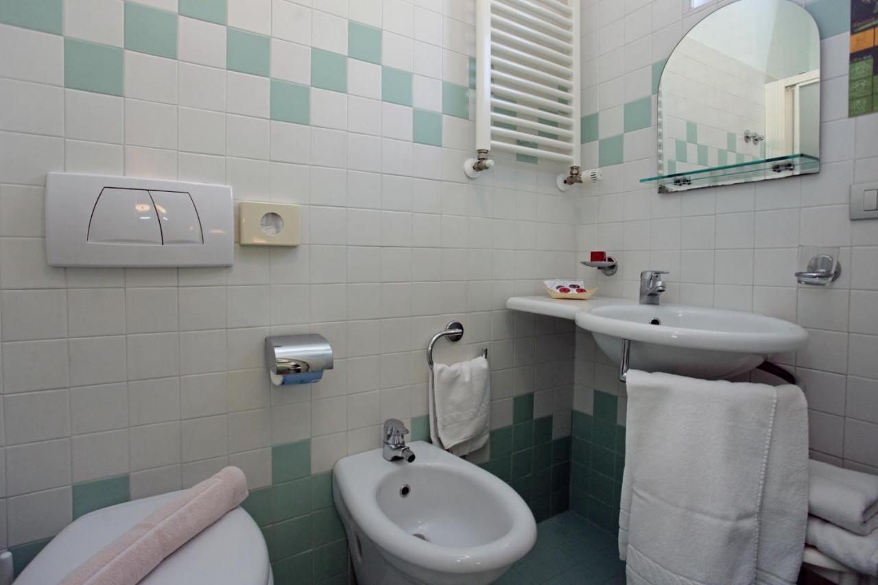 Hotel Villa Irma Rimini Esterno foto