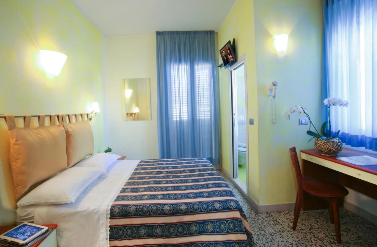Hotel Villa Irma Rimini Esterno foto